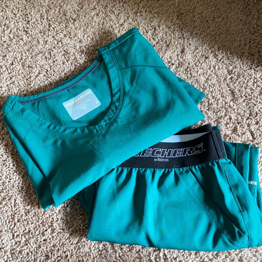 Scrubs set